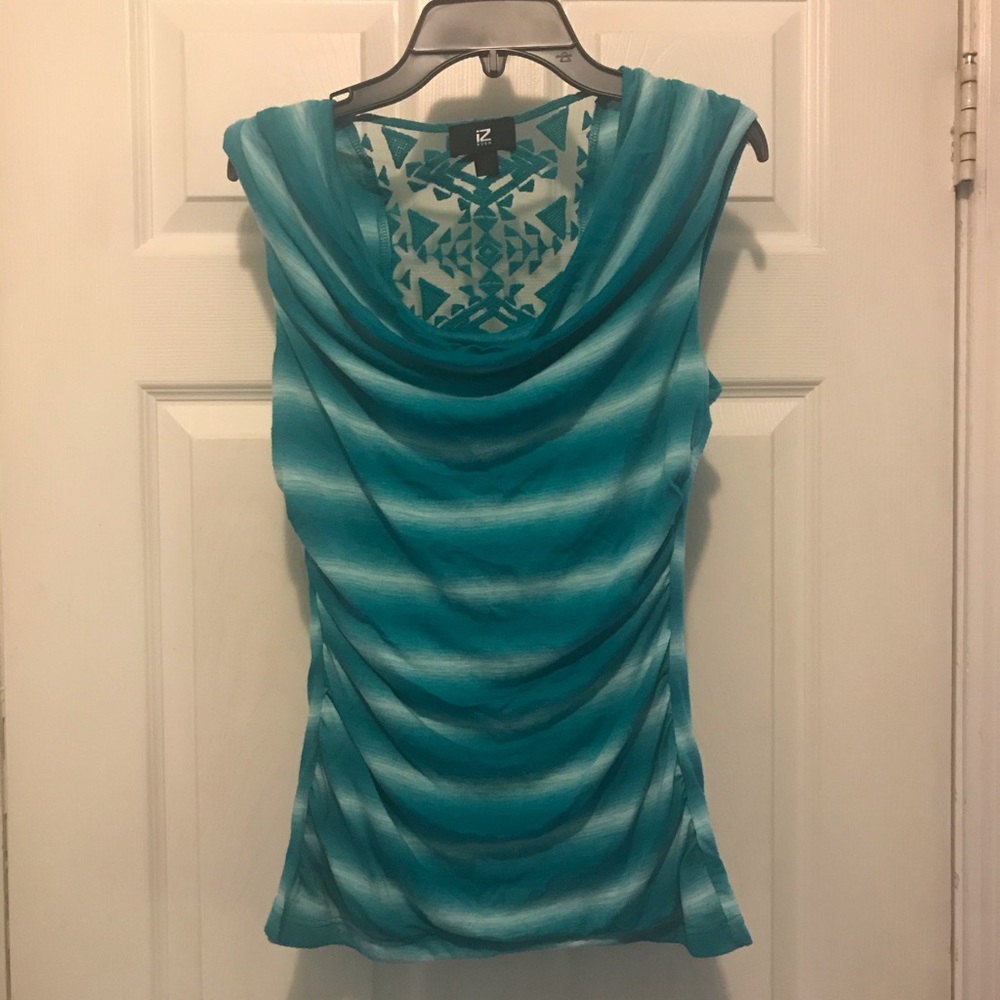 Ladies sleeveless shirt